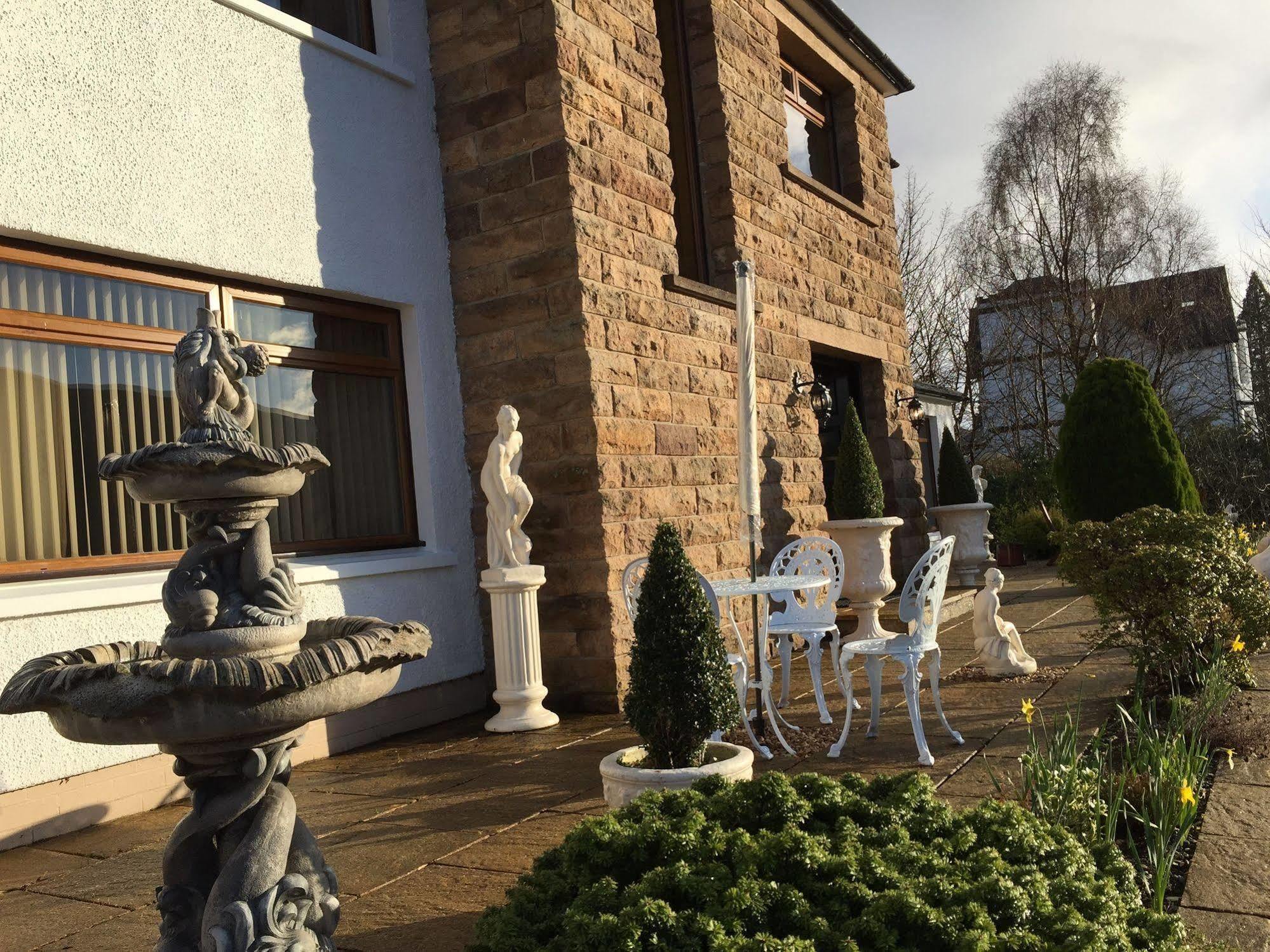 פורט ויליאם Westcourt Guest House מראה חיצוני תמונה
