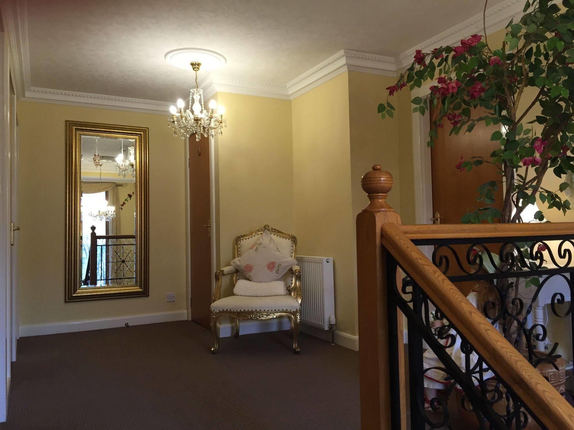 פורט ויליאם Westcourt Guest House מראה חיצוני תמונה